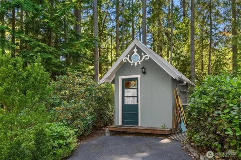 7205 NE Dolphin Drive Bainbridge Island WA 98110