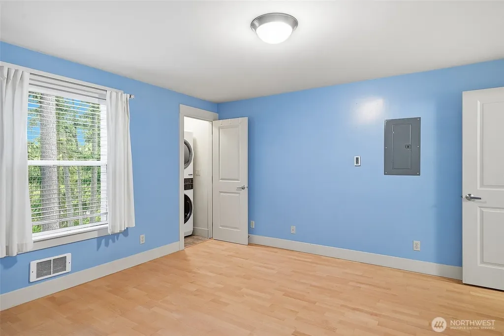 22910 90th Avenue W Edmonds WA 98026