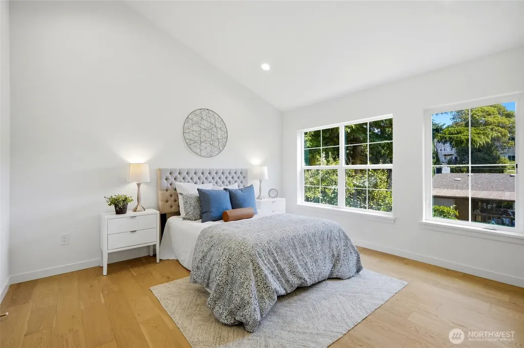 5948 18 Avenue SW Seattle WA 98106