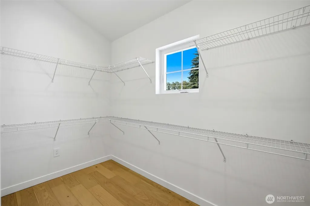 5948 18 Avenue SW Seattle WA 98106