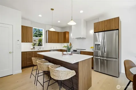 5948 18 Avenue SW Seattle WA 98106