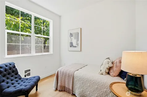 5948 18 Avenue SW Seattle WA 98106