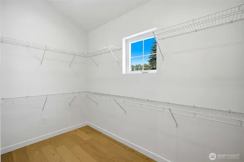 5948 18 Avenue SW Seattle WA 98106