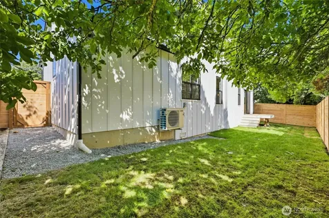 5948 18 Avenue SW Seattle WA 98106
