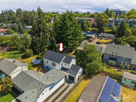 5948 18 Avenue SW Seattle WA 98106