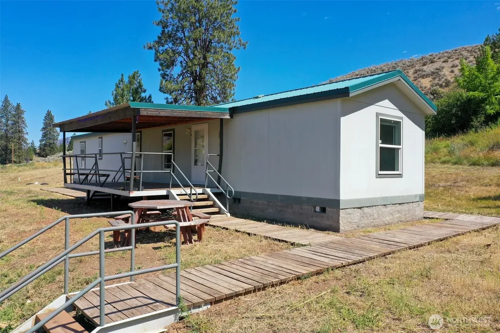 87 Canyon Creek Road Oroville WA 98844