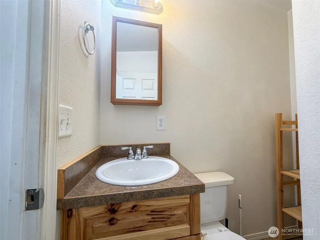 87 Canyon Creek Road Oroville WA 98844