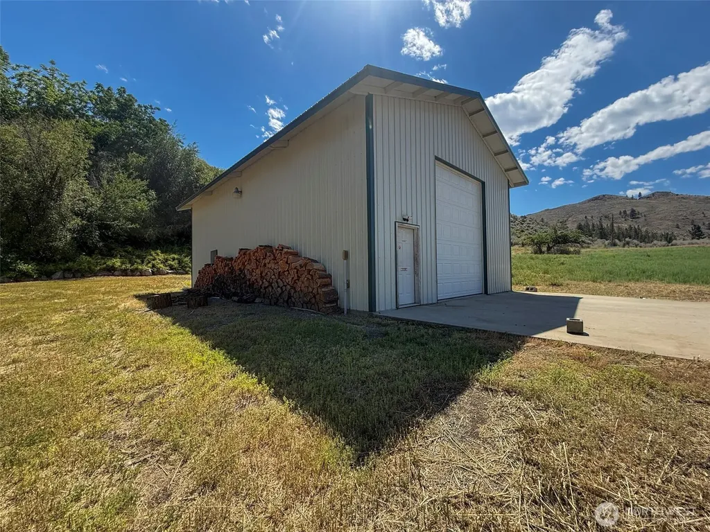 87 Canyon Creek Road Oroville WA 98844