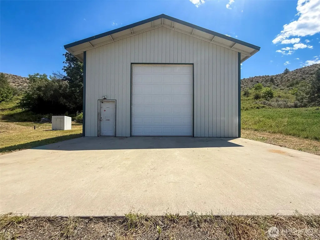 87 Canyon Creek Road Oroville WA 98844