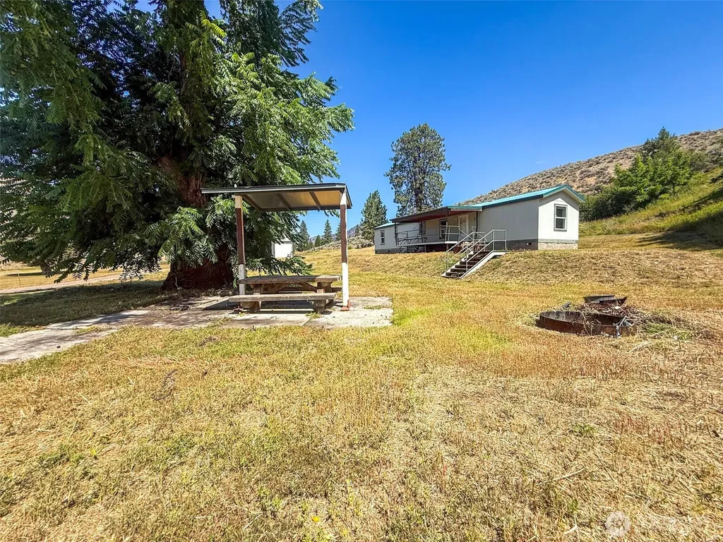 87 Canyon Creek Road Oroville WA 98844