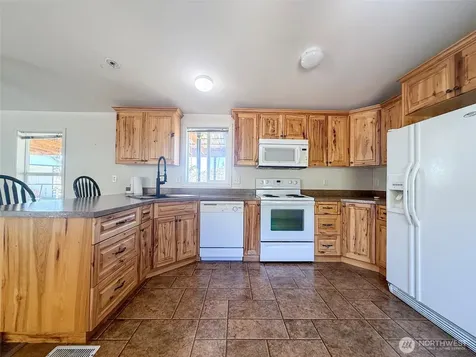 87 Canyon Creek Road Oroville WA 98844