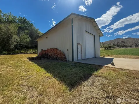 87 Canyon Creek Road Oroville WA 98844