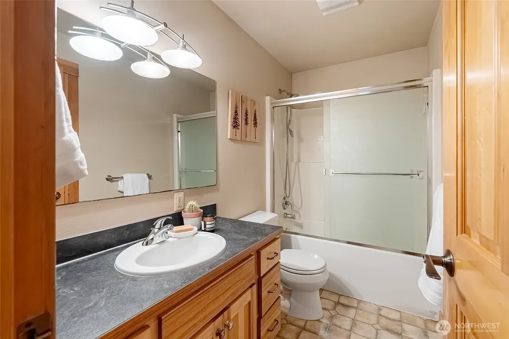 1035 Red Tail Lane Bellingham WA 98226
