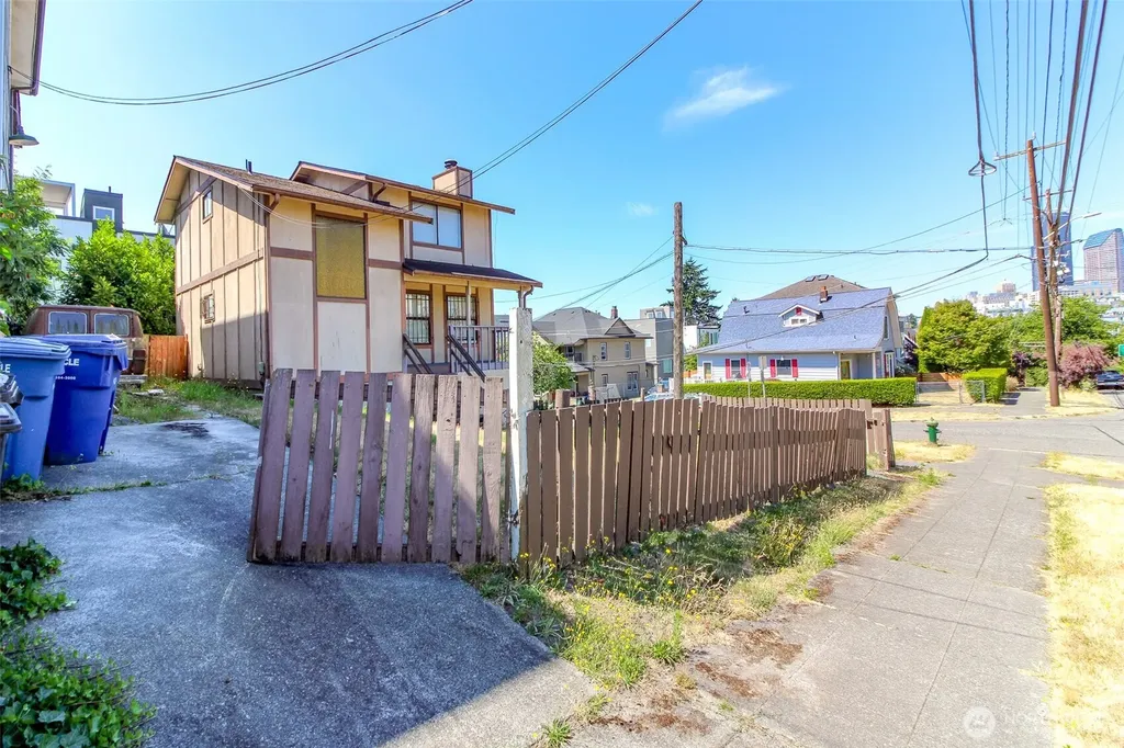 1601 E Alder Street Seattle WA 98122
