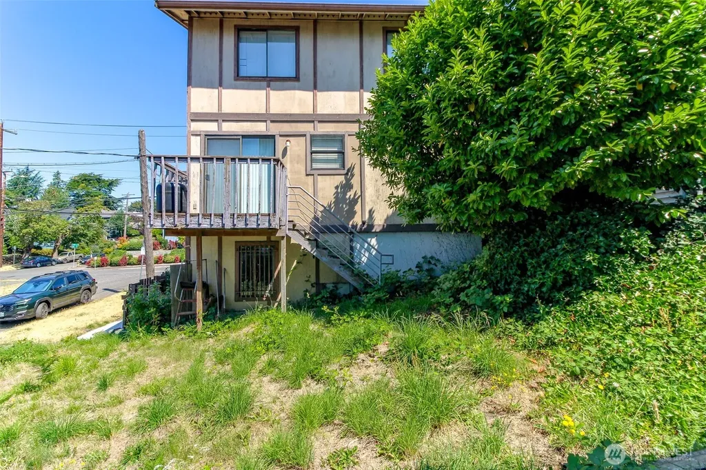 1601 E Alder Street Seattle WA 98122