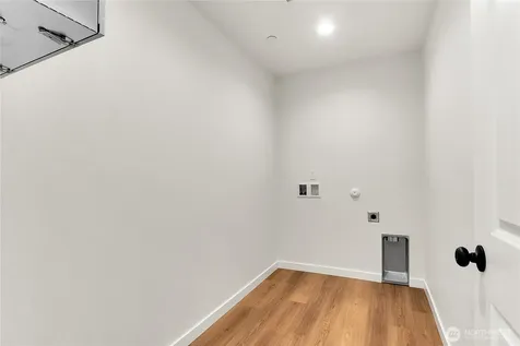 629 107th Place SW Everett WA 98204