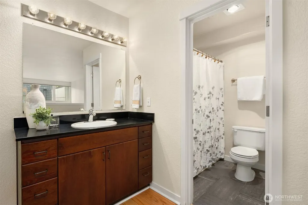 5847 NE 75th Street Seattle WA 98115