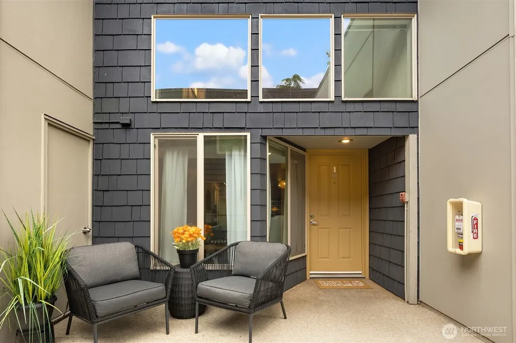 5847 NE 75th Street Seattle WA 98115