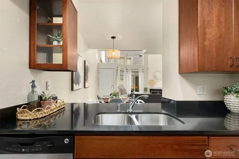 5847 NE 75th Street Seattle WA 98115
