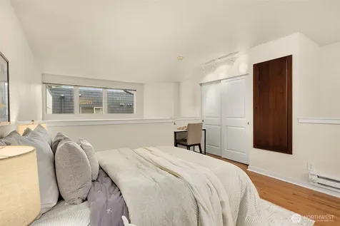 5847 NE 75th Street Seattle WA 98115