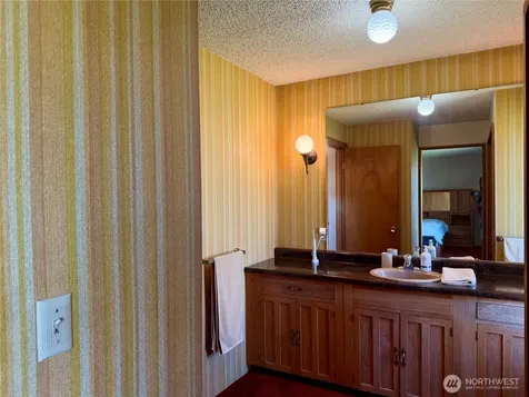 705 NE Blake Avenue Wilbur WA 99185