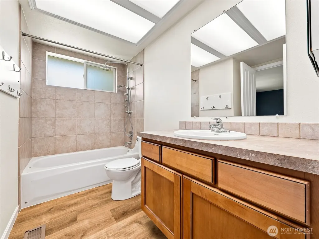 12629 SE 277th Place Kent WA 98030
