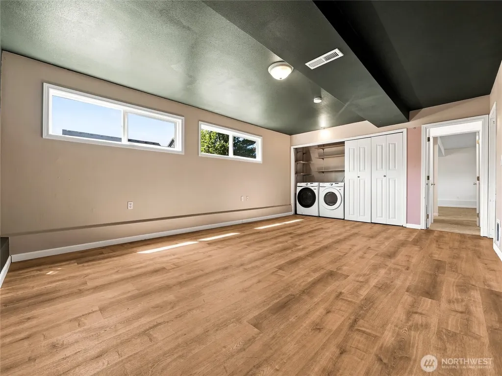 12629 SE 277th Place Kent WA 98030