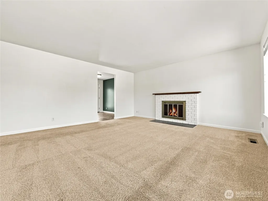 12629 SE 277th Place Kent WA 98030