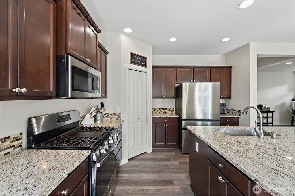 722 Williams Street NW Orting WA 98360