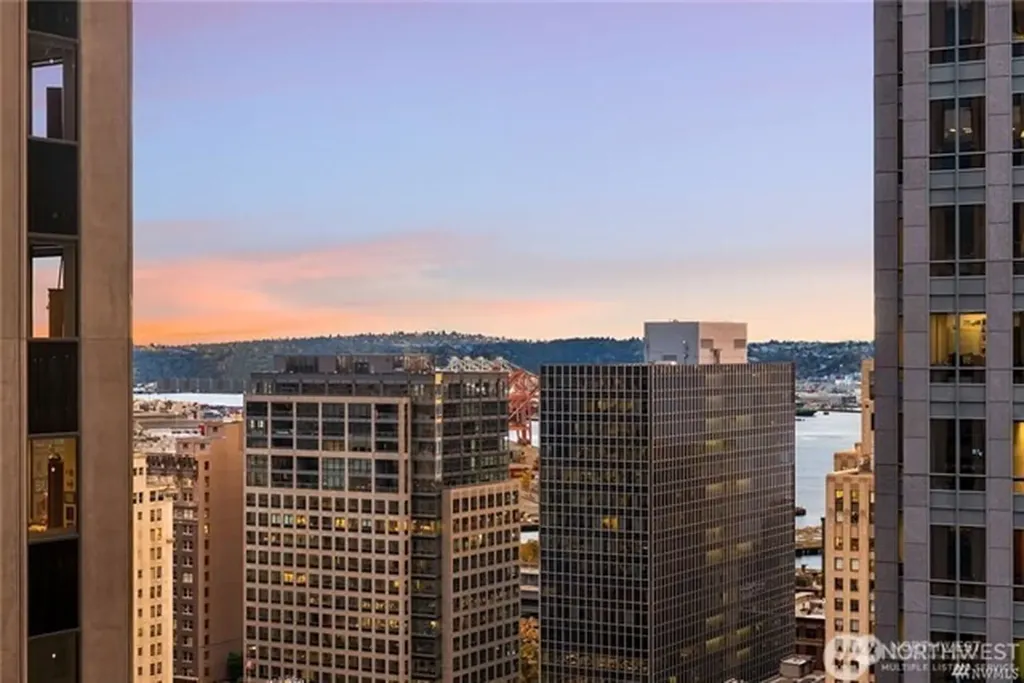 909 5th Avenue Seattle WA 98164