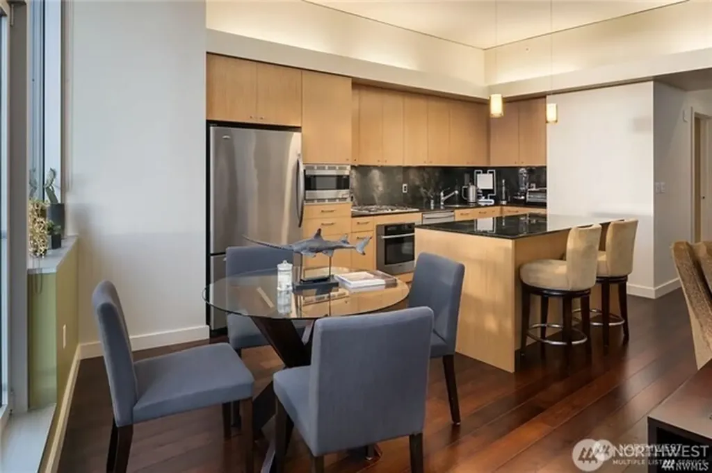 909 5th Avenue Seattle WA 98164