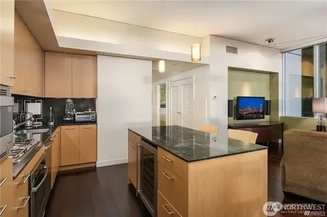 909 5th Avenue Seattle WA 98164