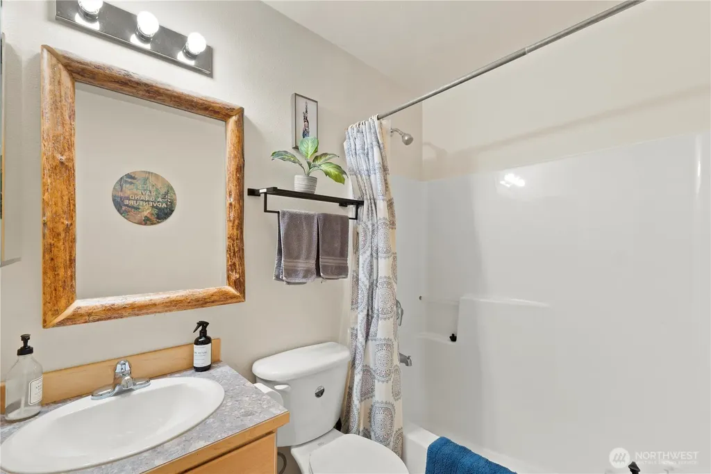 1302 Pine Loch Sun Drive Ronald WA 98940