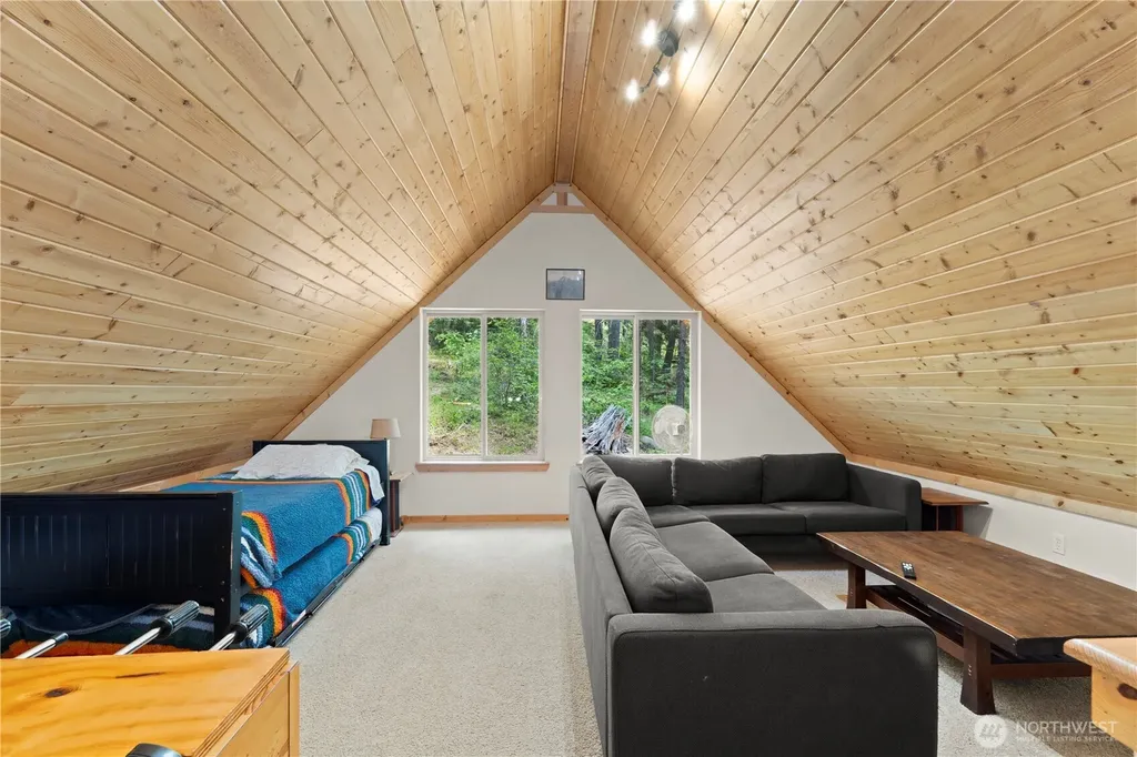 1302 Pine Loch Sun Drive Ronald WA 98940