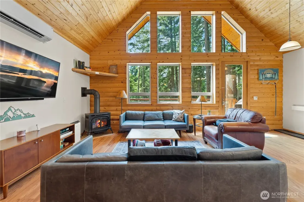 1302 Pine Loch Sun Drive Ronald WA 98940