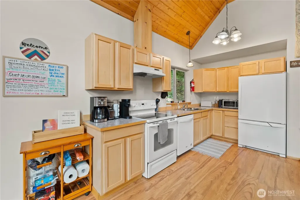1302 Pine Loch Sun Drive Ronald WA 98940