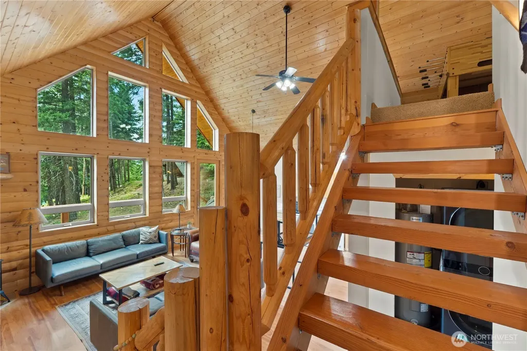 1302 Pine Loch Sun Drive Ronald WA 98940