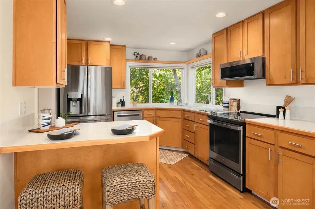 4054 54th Avenue SW Seattle WA 98116
