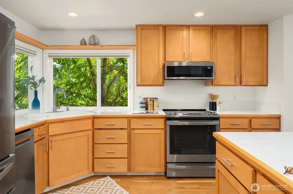 4054 54th Avenue SW Seattle WA 98116