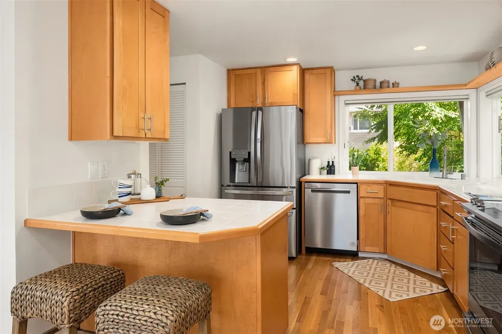 4054 54th Avenue SW Seattle WA 98116