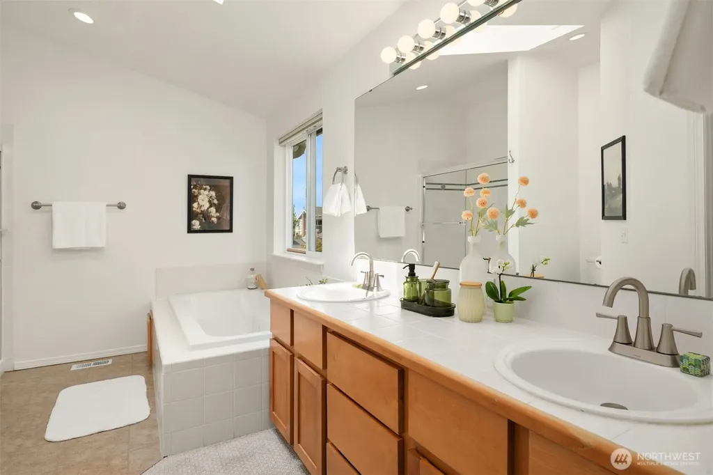 4054 54th Avenue SW Seattle WA 98116