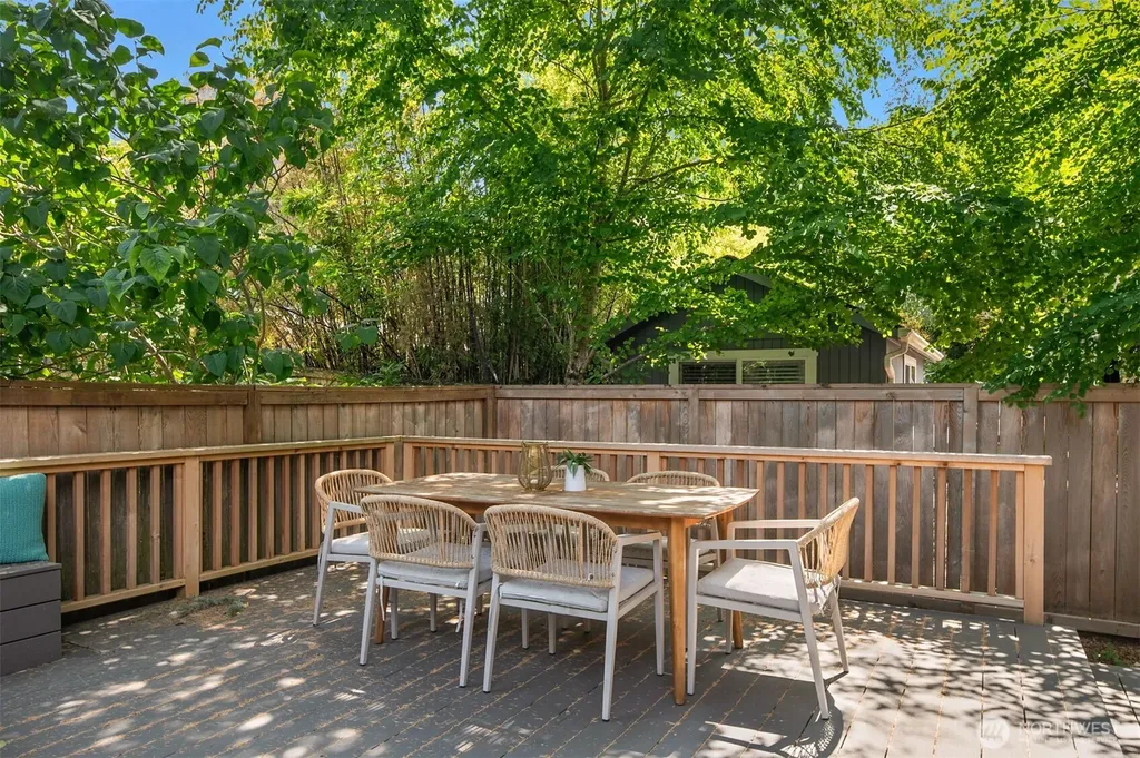 4054 54th Avenue SW Seattle WA 98116