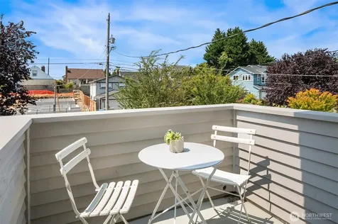 4054 54th Avenue SW Seattle WA 98116