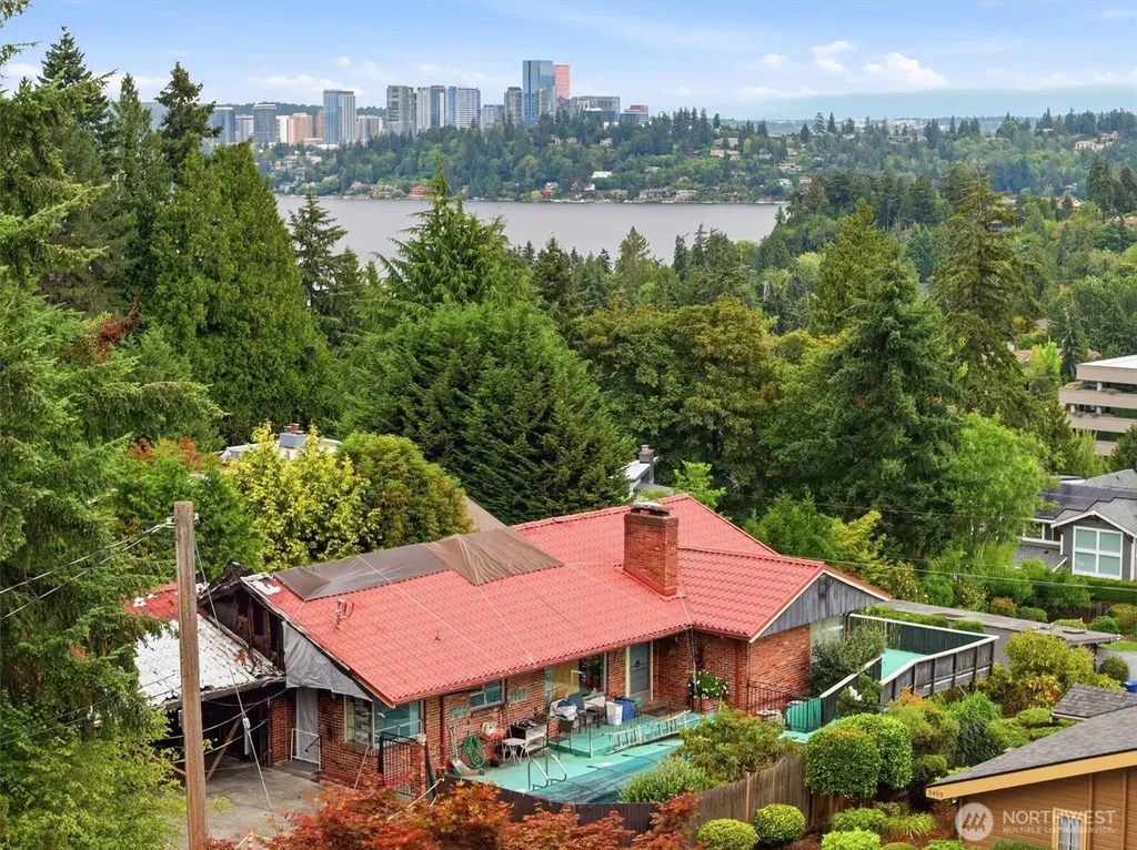 2444 72nd Avenue SE Mercer Island WA 98040