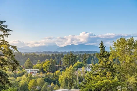 2444 72nd Avenue SE Mercer Island WA 98040