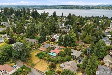 2444 72nd Avenue SE Mercer Island WA 98040