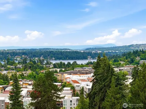 2444 72nd Avenue SE Mercer Island WA 98040