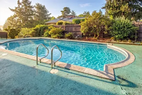 2444 72nd Avenue SE Mercer Island WA 98040