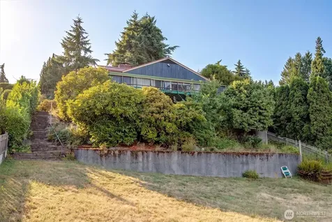 2444 72nd Avenue SE Mercer Island WA 98040