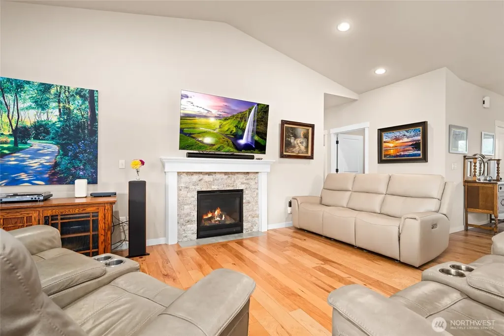1668 River Walk Lane Burlington WA 98233